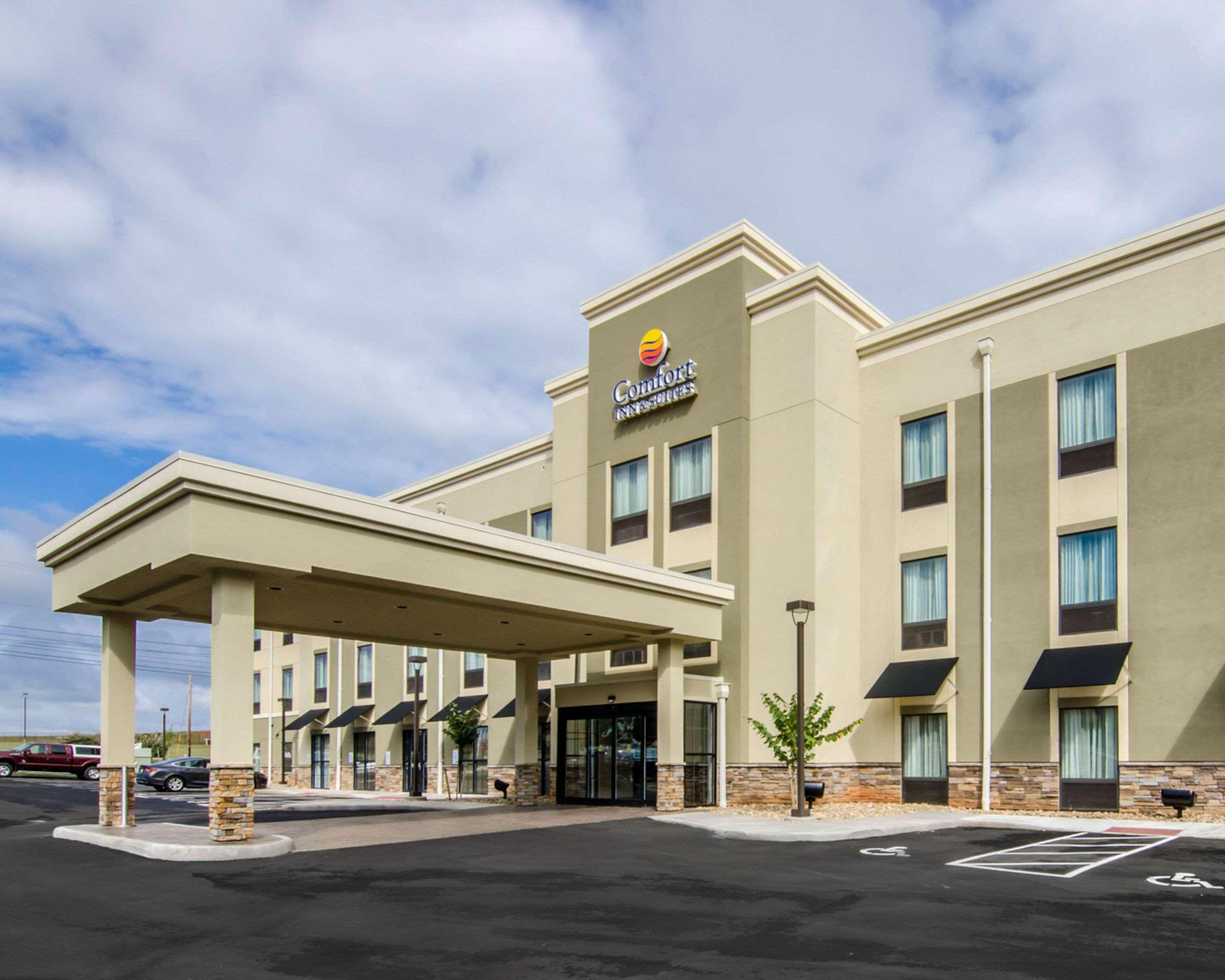 Comfort Inn & Suites Lynchburg Airport - University Area Екстериор снимка