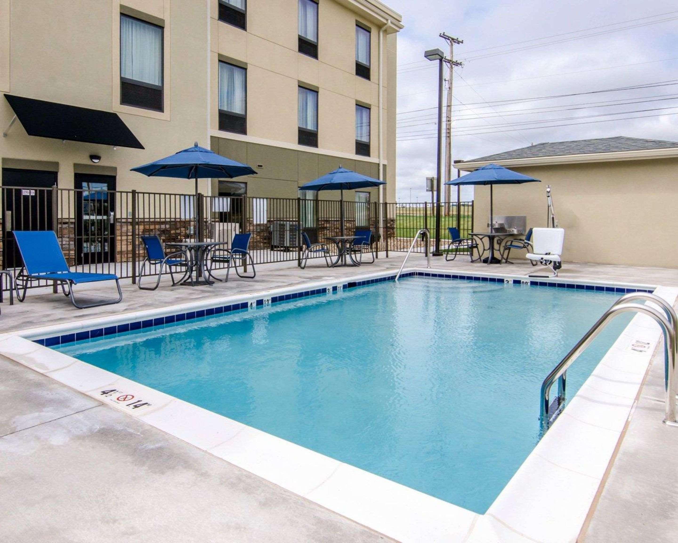 Comfort Inn & Suites Lynchburg Airport - University Area Екстериор снимка