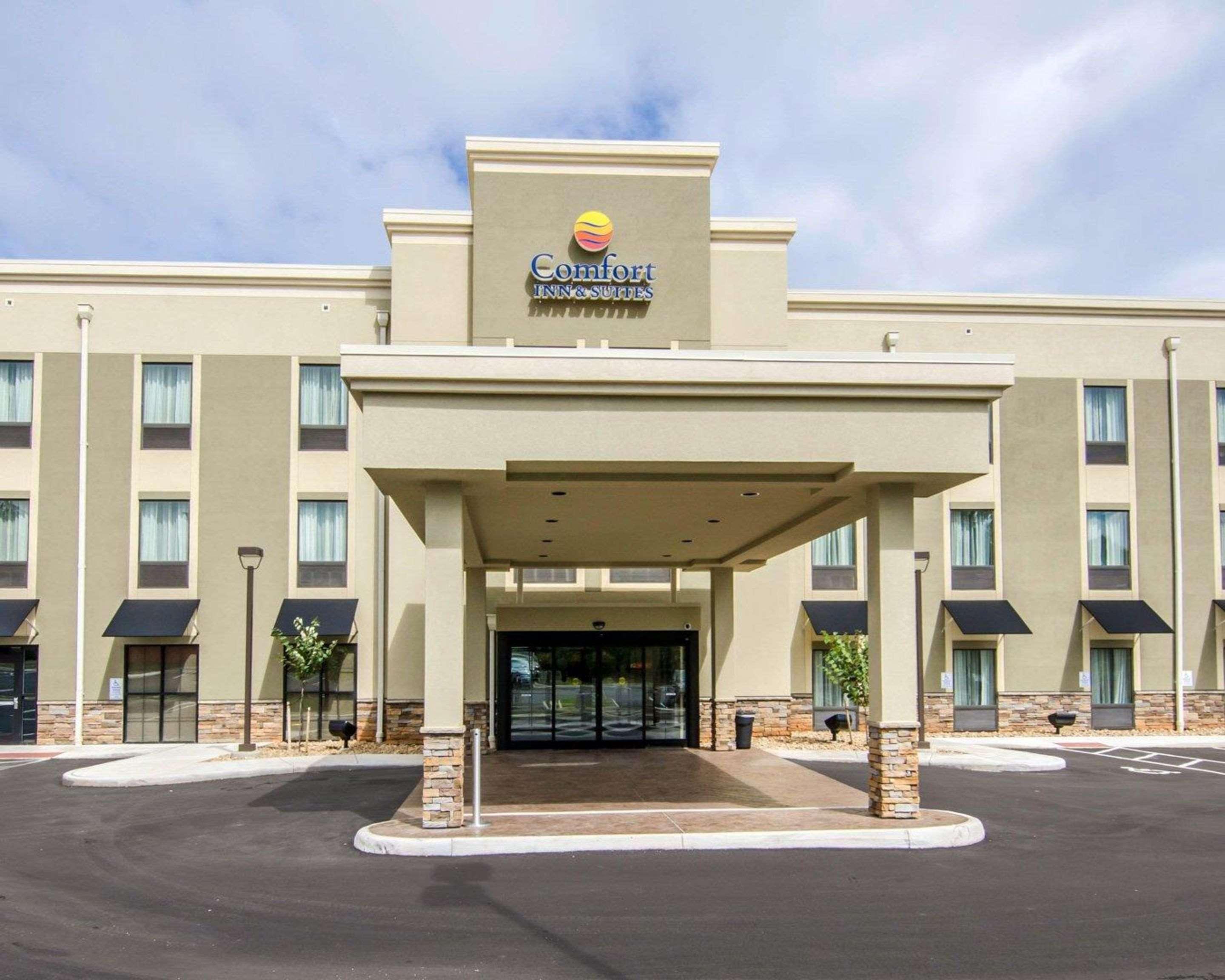 Comfort Inn & Suites Lynchburg Airport - University Area Екстериор снимка