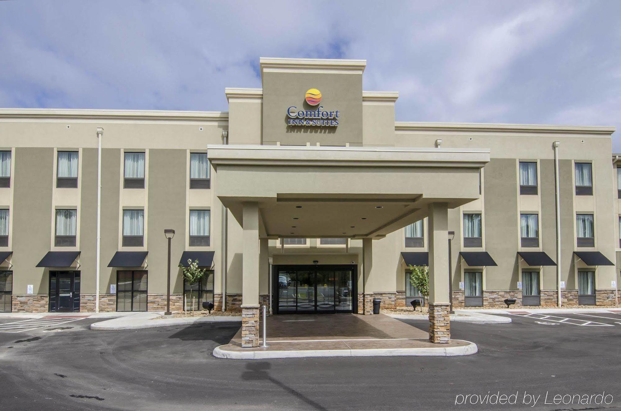 Comfort Inn & Suites Lynchburg Airport - University Area Екстериор снимка