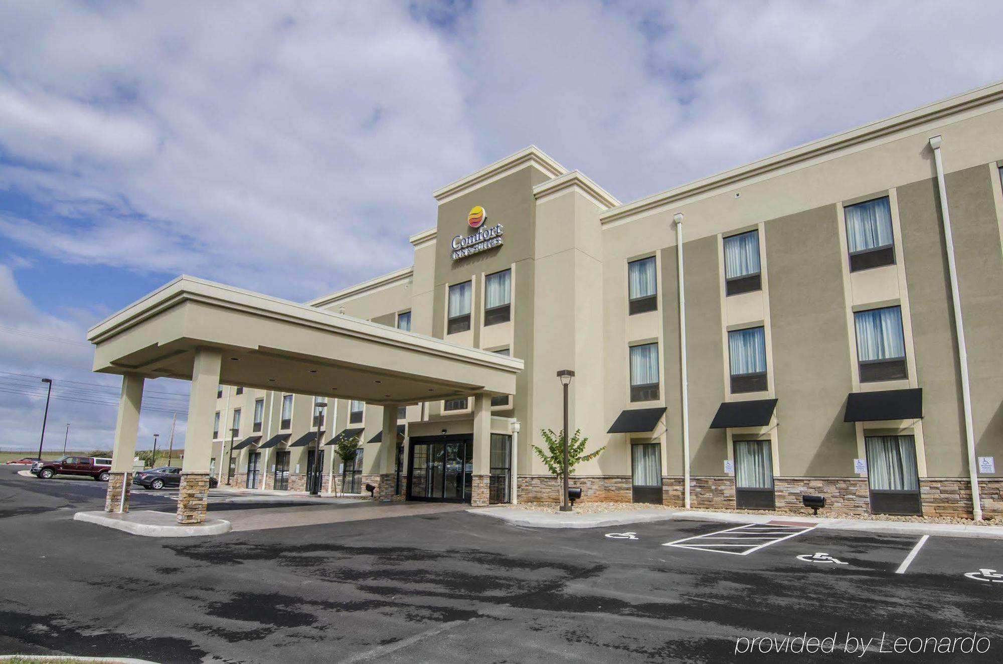 Comfort Inn & Suites Lynchburg Airport - University Area Екстериор снимка